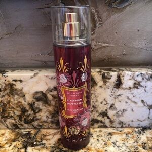 Bath & Body Works Strawberry Snowflakes Fine Mist Body Spray